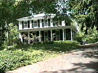 Building photograph for 10 WOOD CREEK RD